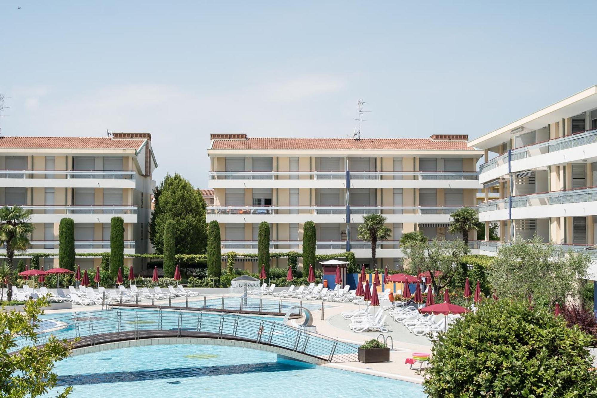 Villaggio Planetarium Resort Bibione Exterior foto