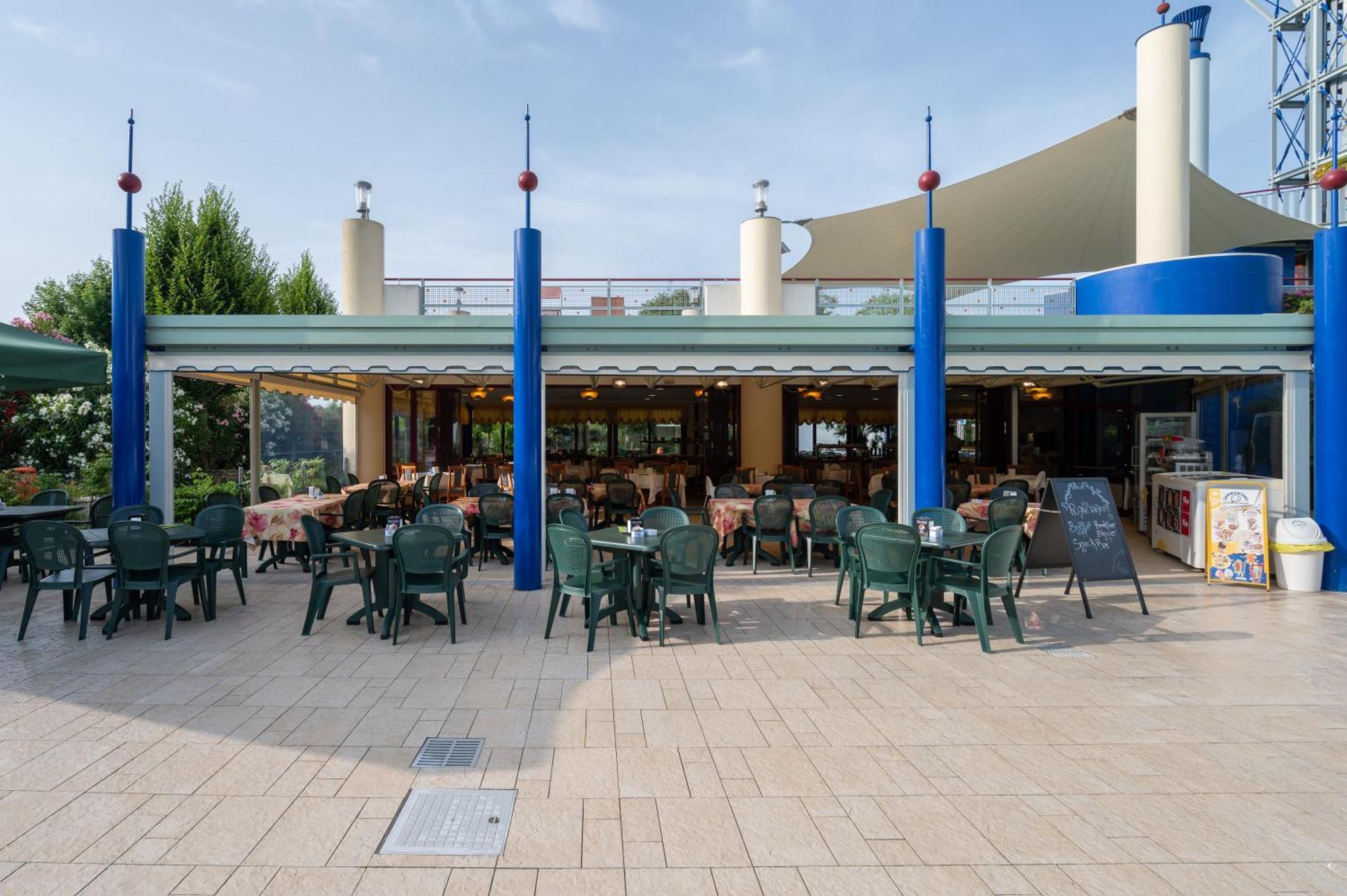 Villaggio Planetarium Resort Bibione Exterior foto